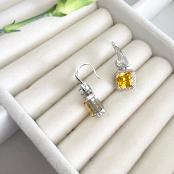 Yellow canary earrings - Picture 5 of 6